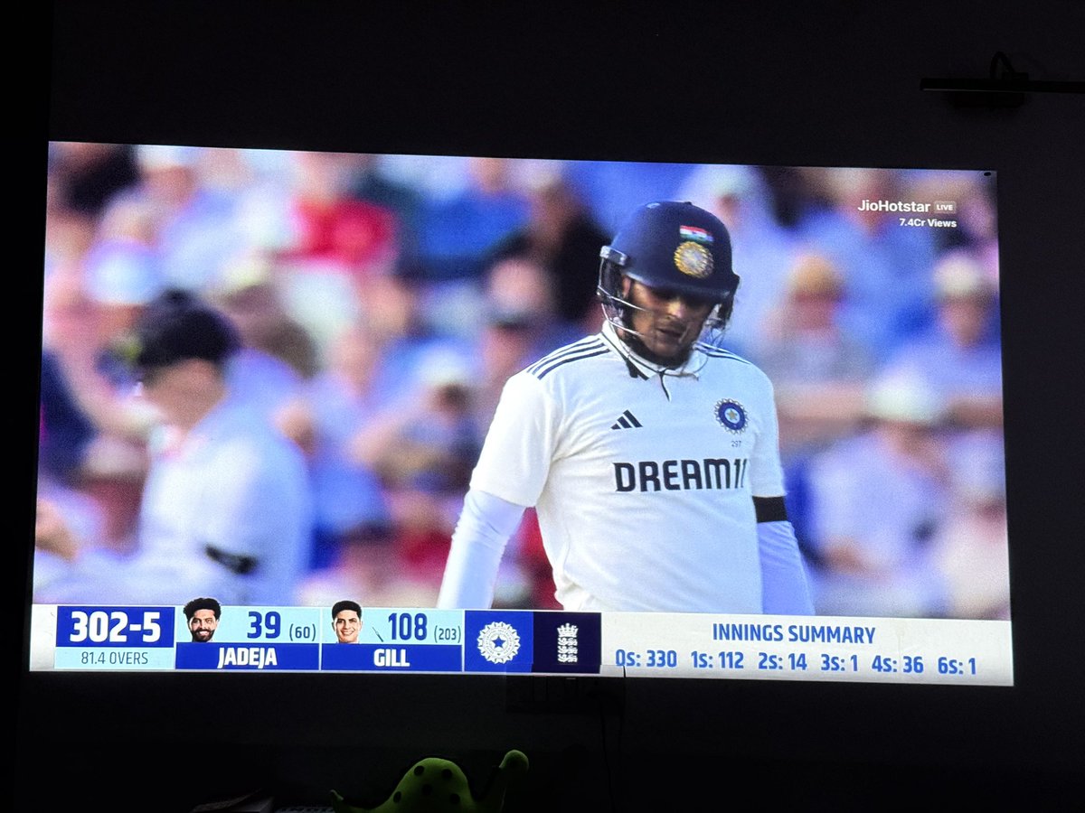 GabbbarSingh's tweet photo. Would definitely recommend a standalone projector for your room. 100 inches. Now all my Tv watching is on it. It throws it on a white wall. Crisp picture quality, hooked on to an entry level Bose soundbar. One time investment, but it gives returns every day https://t.co/GiBPcoCHFt