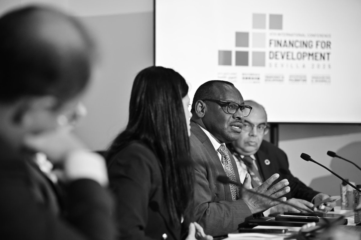 ECA_OFFICIAL's tweet photo. Official development assistance can undermine the drive for domestic resource mobilization. That’s why cuts in concessional finance often carry a deeper-than-expected impact on African economies.” – @ClaverGatete #FfD4 https://t.co/sD0p5LqhH6