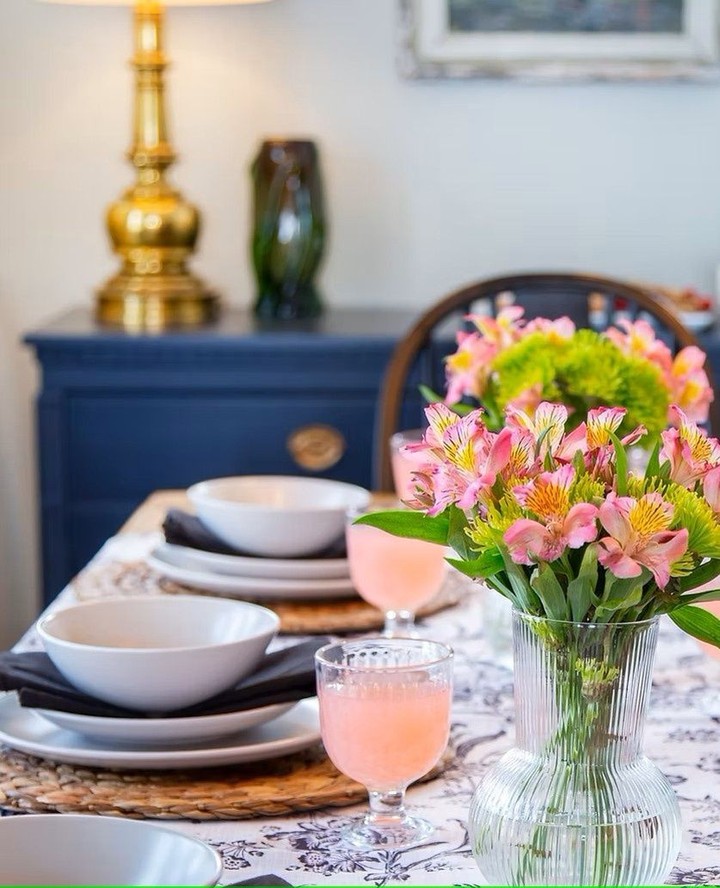 StratfordON's tweet photo. Stay a little longer in Stratford. Whether you’re into heritage charm, riverside views, or boutique luxury, Stratford has the perfect place to unwind after a day of exploring.⁠
⁠
Find your perfect stay: https://t.co/i2djYqRR2r⁠⁠
⁠
📍📸 The Strat Guest House https://t.co/2JTd7EQNAM