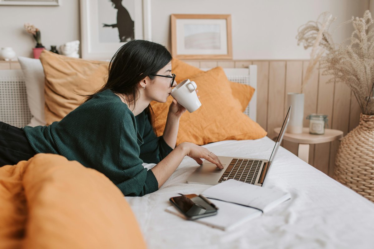 Don’t wait — apply now for Fall 2025 online programs at UH. 
 🎓 Undergraduate &amp; Graduate options available. 
 🔗 uh.edu/online 
 #Fall2025 #UHOnline