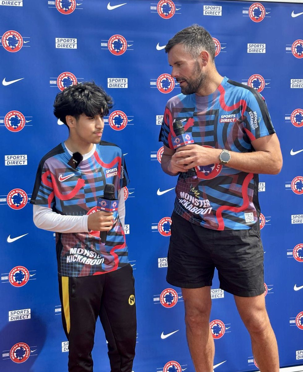 HolyheadPE's tweet image. Next question please Mr. Foster 🎥⚽️🎤⁉️
@BenFoster 

@MKickabout @Nike @nikefootball @SportsDirectUK 
#MonsterKickabout
@holyhead_school @CRSTrust @CRSTEvents