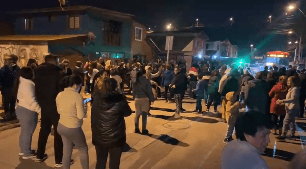 MiRadiols's tweet photo. «Paradero no ha sido eliminado»: Transportes aclara modificaciones por protesta de vecinos en Villa El Romero https://t.co/I8W4tipagD https://t.co/pAQFhNzhPF