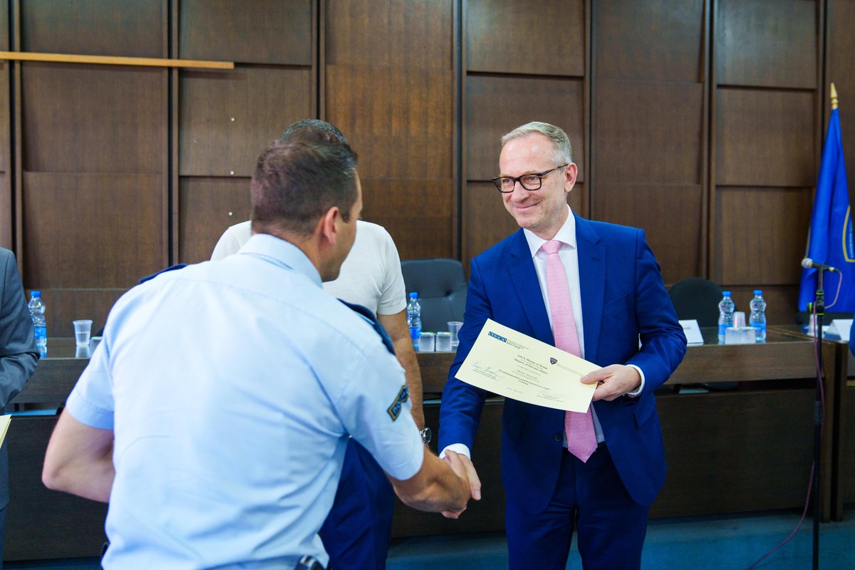 OSCE_Skopje (@osce_skopje) on Twitter photo When police talk directly with kids about tough issues, it can make a real difference.👮🤝
A new Public Speaking training is helping officers engage students on bullying, hate speech & violence—fostering safer, more inclusive schools.💡
Supported by <a href="/OSCE/">OSCE</a> & <a href="/mvr_javnost/">Министерство за внатрешни работи</a> 💪 When police talk directly with kids about tough issues, it can make a real difference.👮🤝
A new Public Speaking training is helping officers engage students on bullying, hate speech & violence—fostering safer, more inclusive schools.💡
Supported by <a href="/OSCE/">OSCE</a> & <a href="/mvr_javnost/">Министерство за внатрешни работи</a> 💪