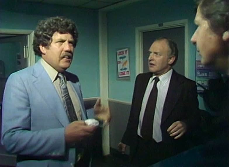 SaveRedlandLibr's tweet photo. 7pm TODAY on @TalkingPicsTV

From 1978, s13 Ep 13 #Crime #Drama📺 #ZCars - “Pressure” directed by #JohnMcGrath &amp; written by #TroyKennedyMartin

🌟 #JamesEllis #DouglasFielding #PaulStewart #AllanOKeefe #FrankWindsor #JohnPhillips #AlunArmstrong #TonyHaygarth #ChristineHargreaves https://t.co/4zlcCWpJbY