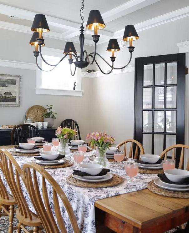 Stay a little longer in Stratford. Whether you’re into heritage charm, riverside views, or boutique luxury, Stratford has the perfect place to unwind after a day of exploring.⁠
⁠
Find your perfect stay: visitstratford.ca/plan-your-visi…⁠⁠
⁠
📍📸 The Strat Guest House