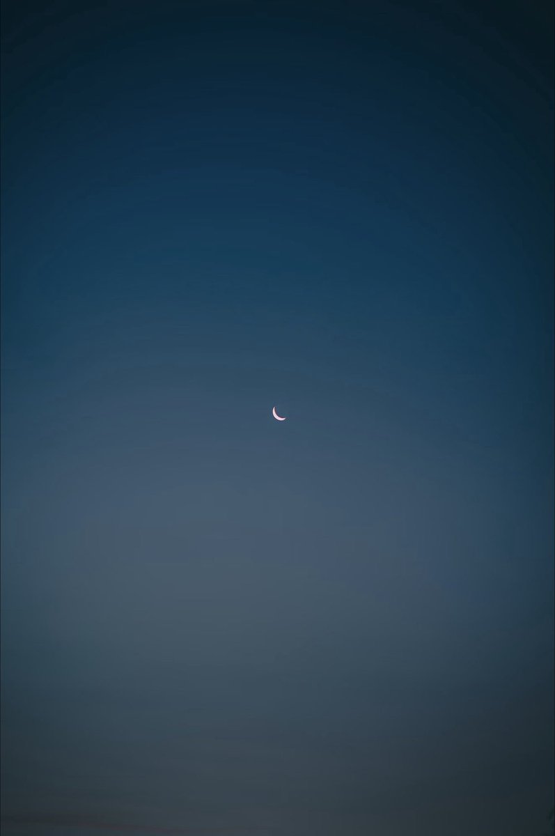 Hello guys! I’m back with Little Moon.

If you want help or support others artist. Check out! 

opensea.io/collection/car…

Little Moon, only 0.01 ETH.