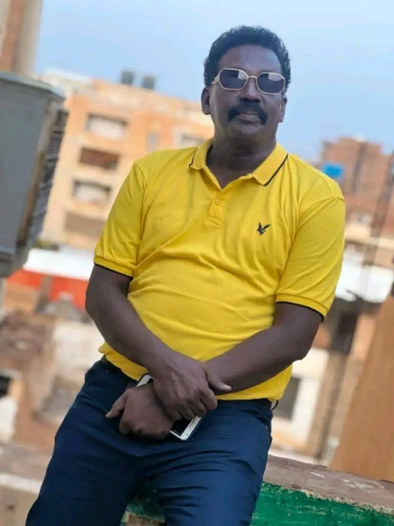 NidalSaad4's tweet image. نطالب بإطلاق سراح الكاتب والمؤرخ خالد بحيري المعتقل لدى  الاستخبارات العسكريه في مدينة ود مدني  ما يقرب 6 أشهر دون تهمة.
وطوال هذه لم يُسمح لأسرة خالد بحيري بزيارته
تم نقل خالد بحيري إلى مركز احتجاز تابع للاستخبارات العسكرية بالقرب من مستشفى جراحة الأطفال في ود مدني، ومعه نحو 30…