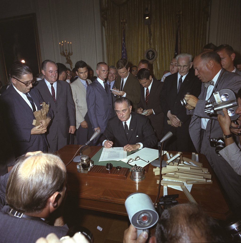 AsmMRodriguez's tweet image. Today in 1964, President Lyndon B. Johnson signed the Civil Rights Act into law — a landmark step toward equality and justice for all. #CivilRightsAct #OnThisDay #AD53