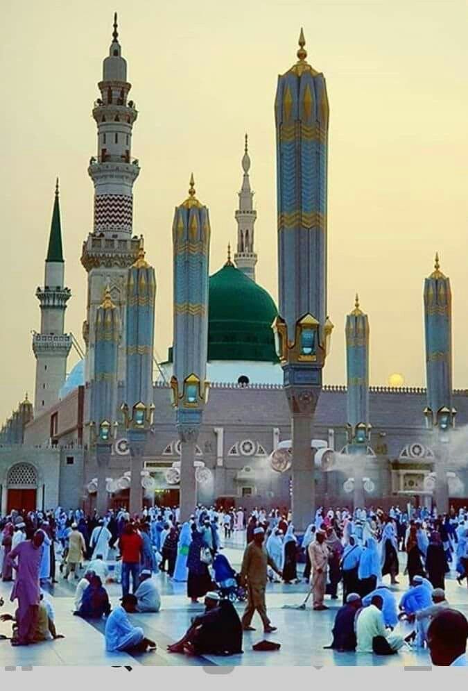 IShahzad2011's tweet photo. میرا دل اور میری جان مدینے والے
تجھ پہ سو جان سے قربان مدینے والے

بھر دے بھر دے مِرے داتا مِری جھولی بھر دے
اب نہ رکھ بے سر و سامان مدینے والے

کل کے مطلوب کا محبوب ہے معشوق ہے تو
اللہ، اللہ، تِری شان مدینے والے

#محبت_کملیﷺ_والے_سے https://t.co/B3I46FzBB8