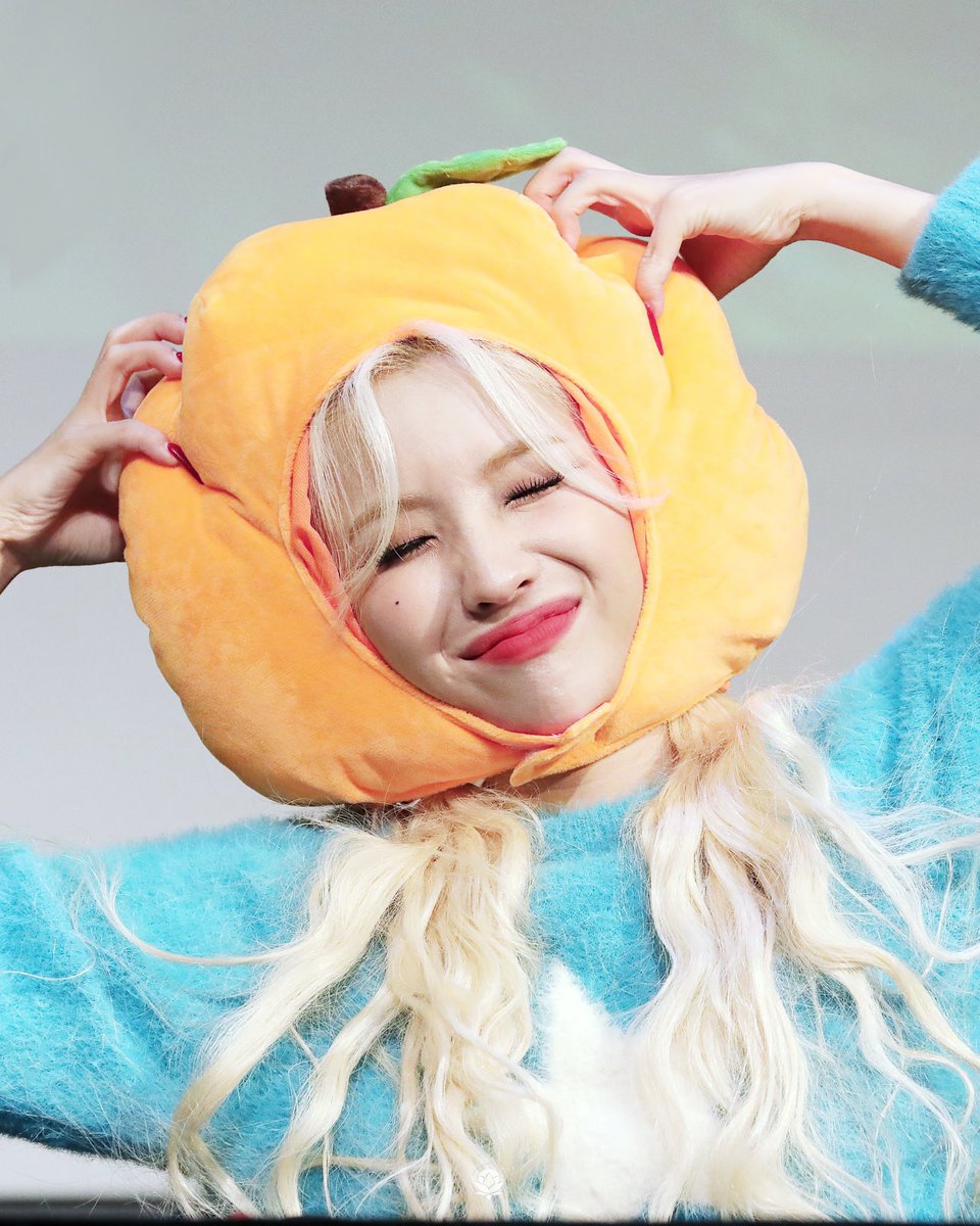 idlemeki's tweet photo. yes iβve used these pictures before, allow it π
#NeverlandSelcaDay #NevieSelcaDay #NSD https://t.co/nfcqYWE3w5