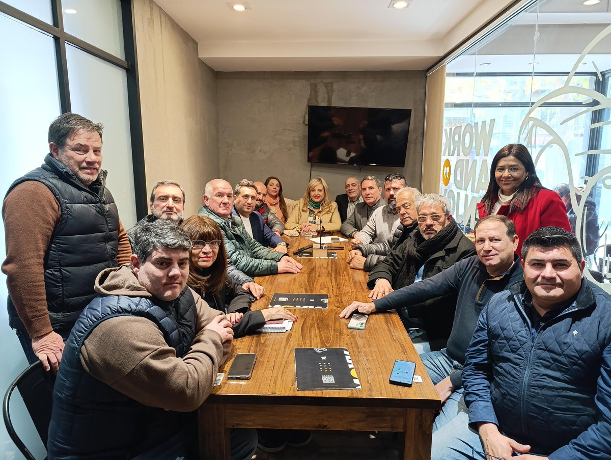 #Másunidosquenunca
Por Mendoza analizando la crisis en Irrigación, en la salud, en la educación, etc. A favor de la institucionalidad.
Nos vemos el 11/7 a las 18