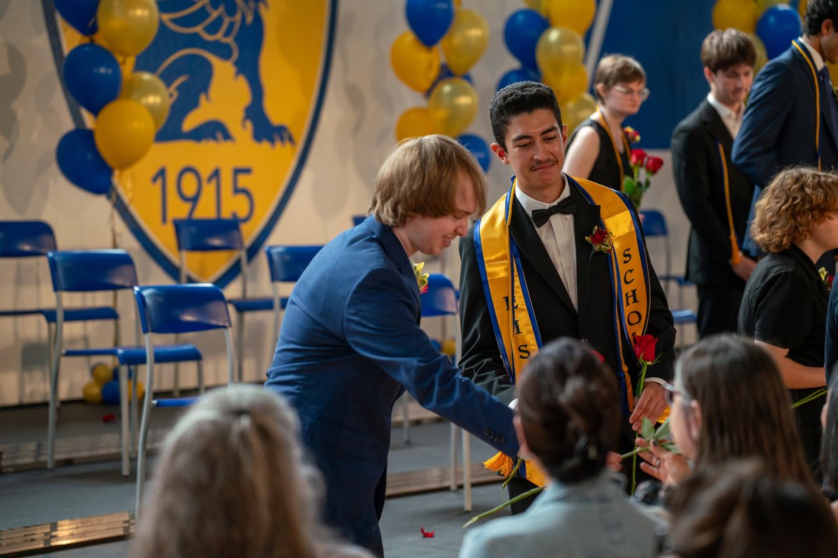 Roycemore's tweet photo. One of Roycemore’s most cherished Commencement traditions: each graduate presents two roses to individuals who had a meaningful impact on their educational journey.
It’s a beautiful, emotional moment that reminds us how powerful connection, mentorship, and gratitude can be. https://t.co/JQfvaeiex8