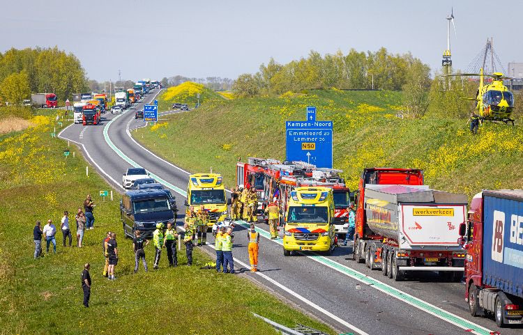 Gister petitie aanbieding in Tweede Kamer voor bredere, betere en veiliger #N50. Vandaag debat. Resultaat:

✅ 7 fracties benoemen N50 
✅ Minister zegt bezoek toe
✅ VVD komt met motie; steun anderen

Veel dank Tweede Kamerleden, hulpverleners en gehele regio N50 💪🏻🙏🏻
