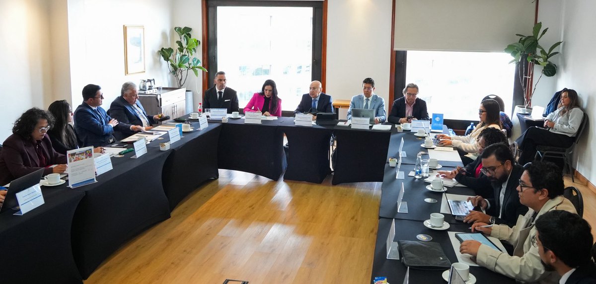 MinJusticia Colombia (@minjusticiaco) on Twitter photo #Agenda | Este miércoles se instaló la primera sesión de la Comisión Asesora de Política Criminal, presidida por el ministro de Justicia, Eduardo Montealegre. En este espacio, el jefe de la cartera y los nuevos miembros de la comisión discutieron las primeras propuestas de #Agenda | Este miércoles se instaló la primera sesión de la Comisión Asesora de Política Criminal, presidida por el ministro de Justicia, Eduardo Montealegre. En este espacio, el jefe de la cartera y los nuevos miembros de la comisión discutieron las primeras propuestas de