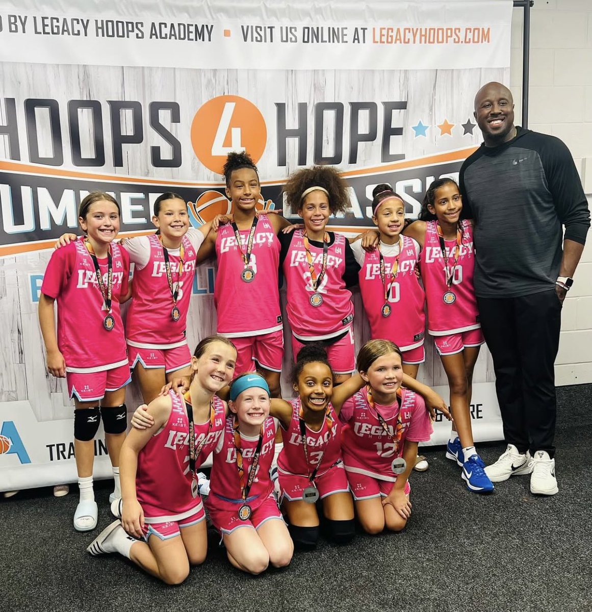 Legacy_HoopsAAU's tweet photo. Our 4th Graders finished ๐ฅ at our Hoops 4 Hope Summer Classic in the 5th grade division. Super proud of them. We are excited for them and the future of our program. Keep workin and having FUN!! Great work coach Martin! ๐ฉท๐๐ค #LegacyHoops #Hoops4Hope #MoreThanBasketball #Family https://t.co/1oldZRUZbC