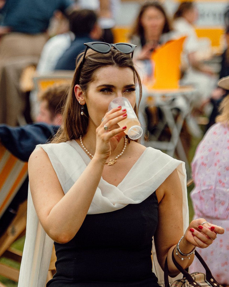 goodwoodrevival's tweet photo. Your Tuesday dose of #RevivalStyle inspiration 🖤🤍 Black and white isn't just for the movies. Bring some of that Hollywood glamour to your #GoodwoodRevival looks with a simple but effective contrast. https://t.co/aJO651e1wR