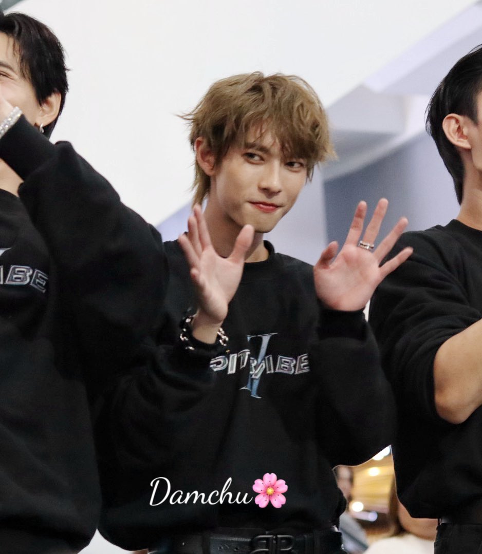 DamchuXing's tweet photo. ๐ค๐ค
CHECK IN WITH PIT BABE
#PitBabeCheckInxiQIYI
#Ppoohkt #PooHHooPers
#AestheticBoysLove #damchu https://t.co/ObTp72XtG8