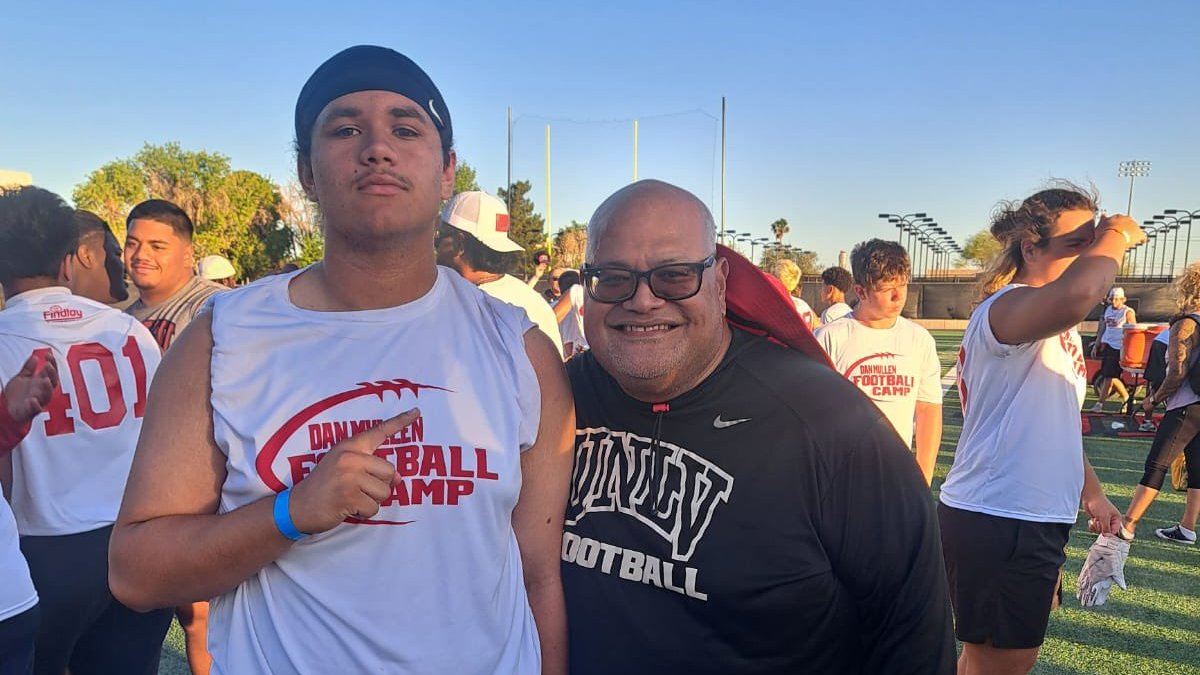 Six Star Football | PLUS+ (@sixstarfootball) on Twitter photo UNLV PROSPECT CAMP COVERAGE | A look at some of the top defensive talents that shined
🔥Defenders that turned heads at UNLV
📖Scouting Reports + Standouts
STORY: ▶️sixstarfootball.com/article/event-…
<a href="/BBBrandonG_25/">Brandon Garcia</a> <a href="/Gatewood5k/">Kevin Gatewood</a> <a href="/kaidenhare09/">kaiden hare</a> <a href="/Coltonrichter__/">Colton Richter</a> <a href="/jamal_Brum/">Jamal_brumfieldjr</a> <a href="/Zion_Cadet3/">Zion Cadet CO/2027 |Linebacker/edge</a> UNLV PROSPECT CAMP COVERAGE | A look at some of the top defensive talents that shined
🔥Defenders that turned heads at UNLV
📖Scouting Reports + Standouts
STORY: ▶️sixstarfootball.com/article/event-…
<a href="/BBBrandonG_25/">Brandon Garcia</a> <a href="/Gatewood5k/">Kevin Gatewood</a> <a href="/kaidenhare09/">kaiden hare</a> <a href="/Coltonrichter__/">Colton Richter</a> <a href="/jamal_Brum/">Jamal_brumfieldjr</a> <a href="/Zion_Cadet3/">Zion Cadet CO/2027 |Linebacker/edge</a>