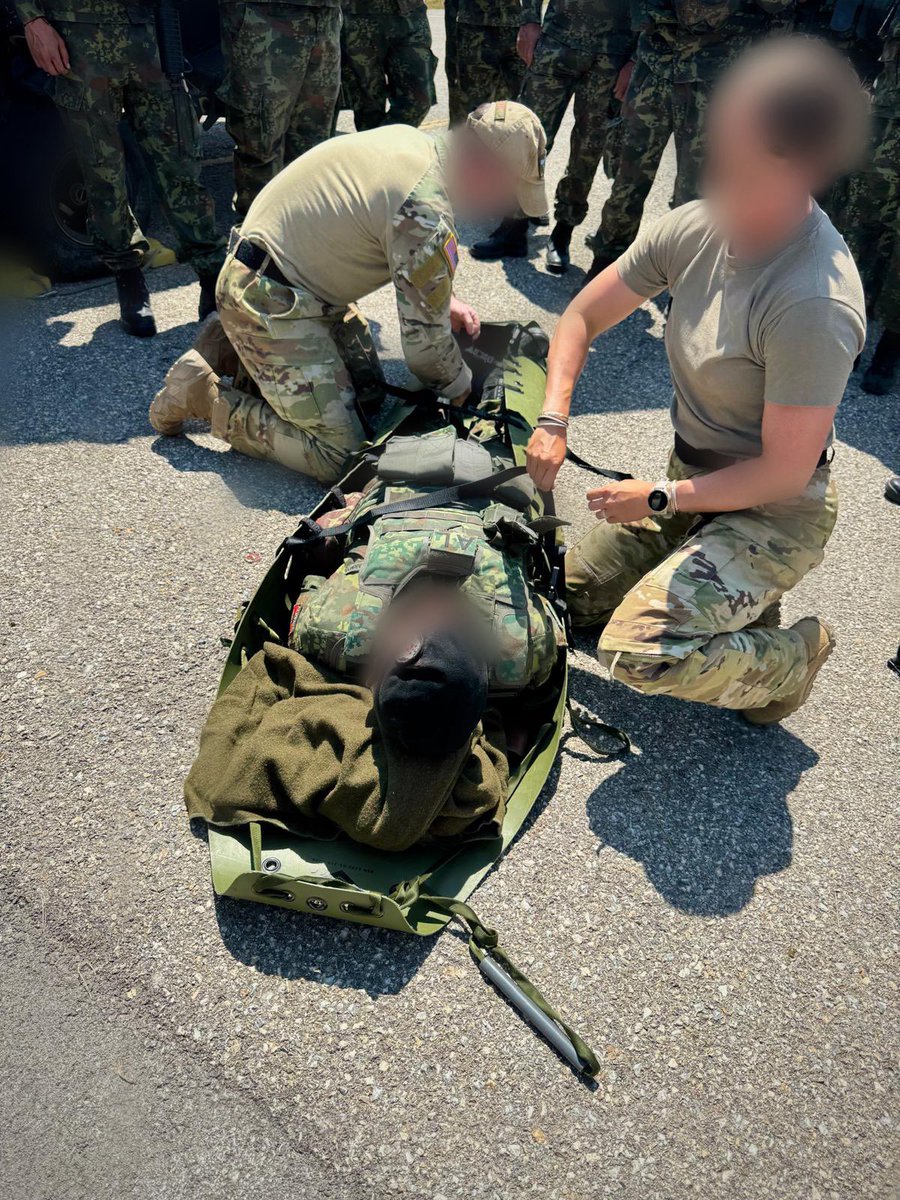 🇦🇱🇦🇹 Trupat shqiptare dhe austriake të MN ORF janë vendosur sot në Kosovë, duke zëvendësuar ato bullgare e greke, në mbështetje të KFOR-it të NATO-s për siguri dhe liri lëvizjeje, bazuar në Rezolutën 1244 të OKB-së. 

#KFOR #NATO #MëTëFortëSëBashku