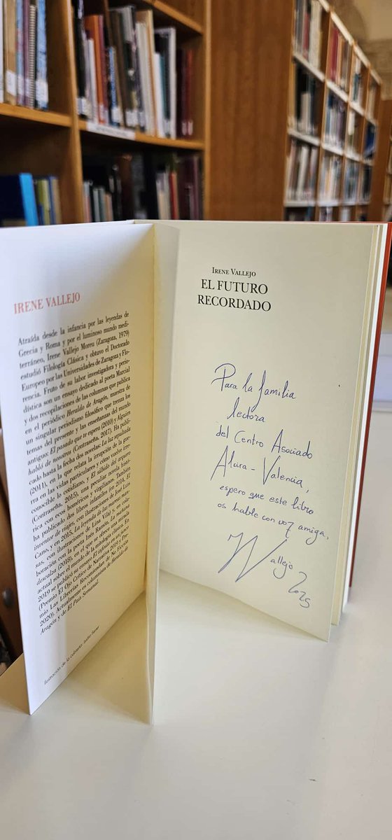 La gran Irene Vallejo nos deja esta dedicatoria 🥰