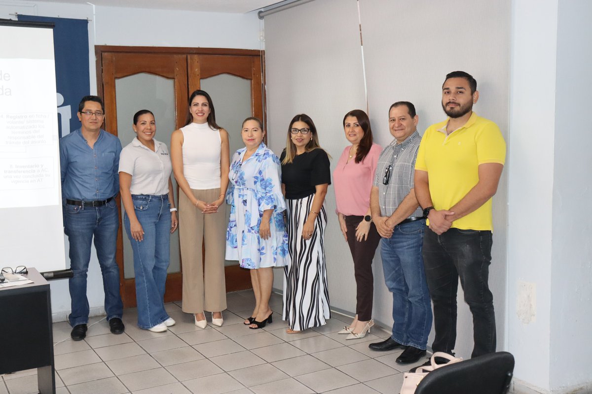 La Secretaria de Archivos del Infocol Catalina Madrigal, llevó a cabo una capacitación en materia de archivos a personal del Osafig, en la que estuvo presente la Auditora General Esthela León Preciado; donde la Comisionada Presidenta del Órgano Garante les dio la bienvenida✅