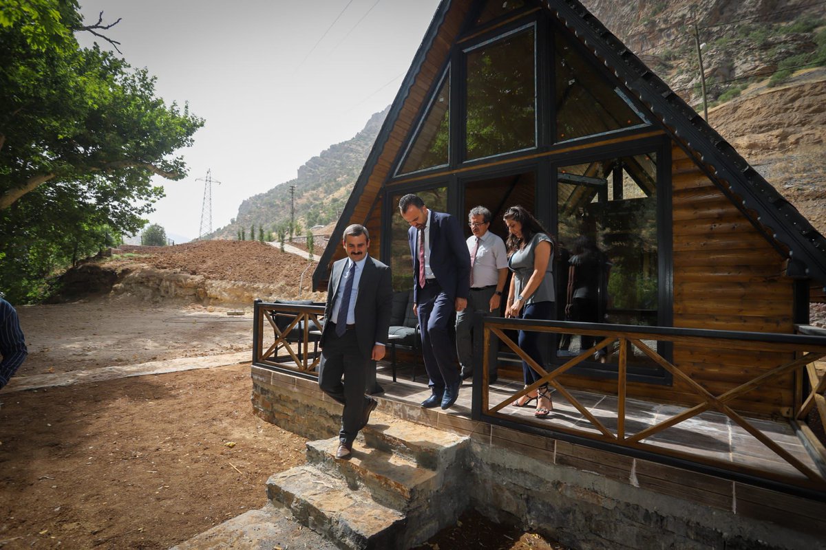 CukurcaKaymakam's tweet photo. Kaymakamımız Sayın @mertkumcu80 , DAKA Genel Sekreteri Halil İbrahim GÜRAY ve İlçe gençlik ve spor müdürü Çınar ÇİFTÇİ , DAKA destekleri ile yapımı tamamlanan “Çukurca Su Sporları Projesi” ve temeli atılan “Zap Tahin Satış Ofisi” projelerinde incelemelerde bulundular. https://t.co/idlBnXSvQH