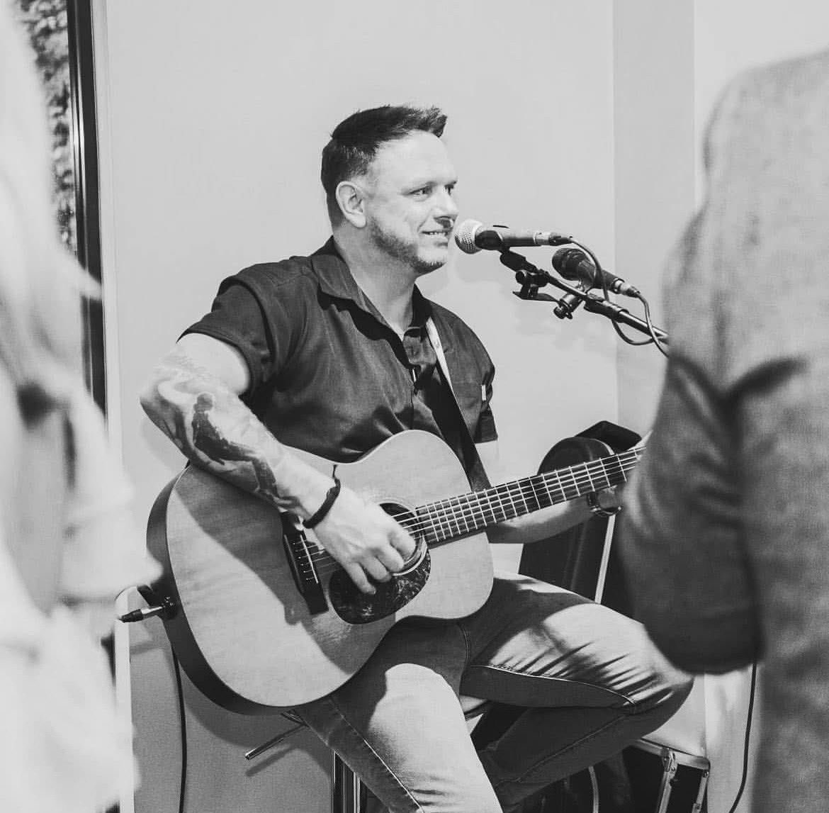 Is it nearly the weekend ? 

It's not long until we welcome back the fantastic Leon Pashley on Saturday at 3pm. It's going to be a great session at the Brewery Tap. Don't forget we also open Friday's.

🎵🍺☀️❤️