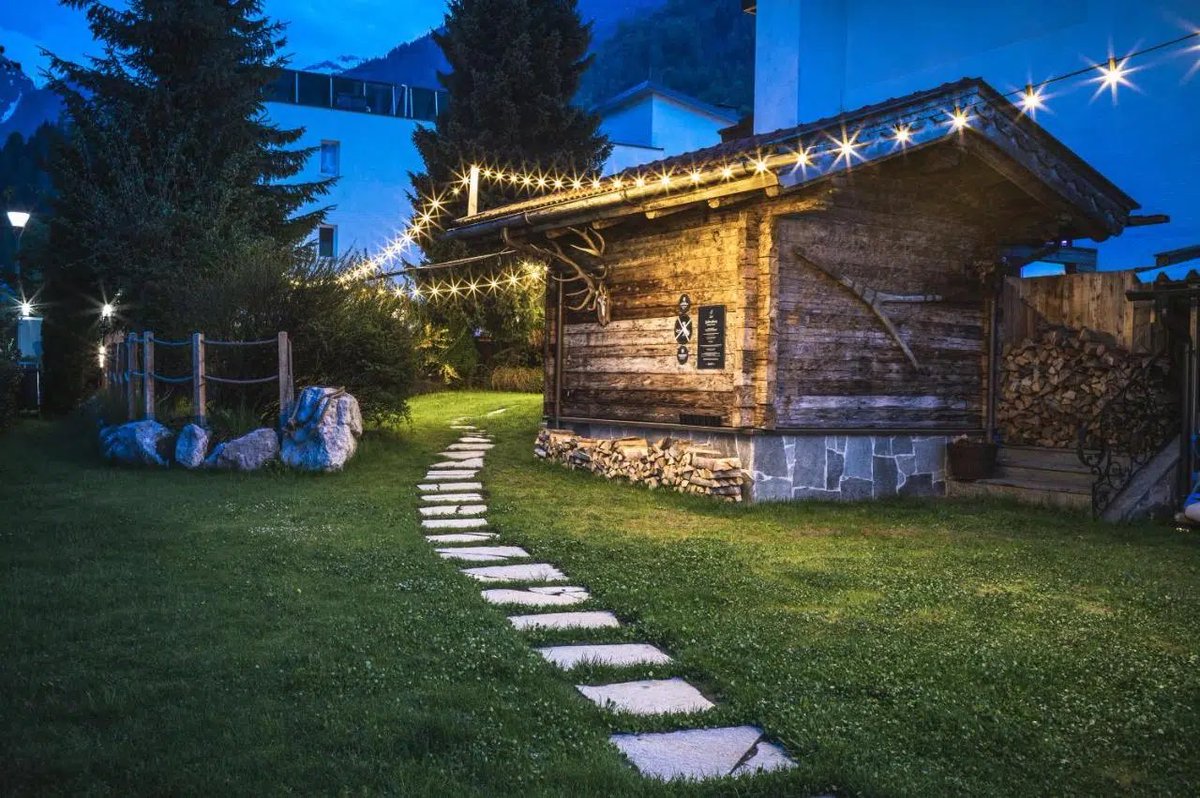 traveldiv's tweet photo. 🇦🇹 لو مسافر الى النمسا احفظها عندك .

هذه أفضل فنادق كابرون اللي تعطيك البطاقة الصيفية مجانًا .

اول كوخ بالصفحة روعة لا يفوتك! 🤩

من هنا:
https://t.co/b06h2SMVfk https://t.co/P9zmMqGYPZ