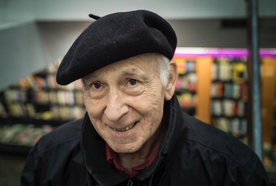 Euskal Herriak, euskal kulturatik eta euskaraz eman duen pentsalari handiena joan zaigu

Herri zapaldu, zatitu eta gutxiagotu honek pentsalari erraldoi bat galdu du

Baina bere pentsamendua utzi digu, euskal nazio aske, batu eta euskaldun bat lortzeko iparrorratza

Mila esker 🌹
