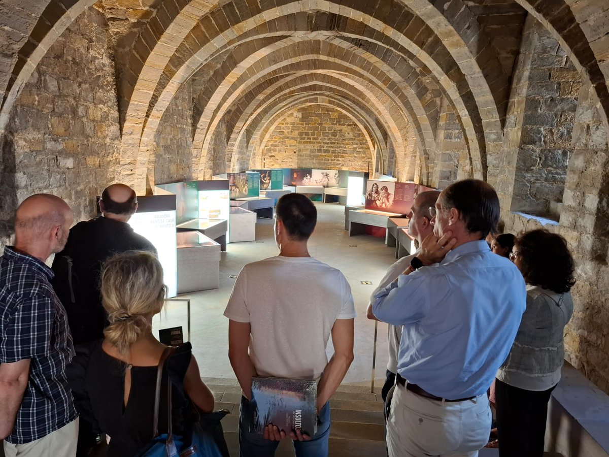 SEHNavarra's tweet image. Muchas gracias a todos los que nos habéis acompañado en la visita de hoy a la exposición «Insultos de otro tiempo. Navarra, siglos XVI y XVII» con Jesús Mari Usunáriz y Cristina Tabernero, de @fylunav.