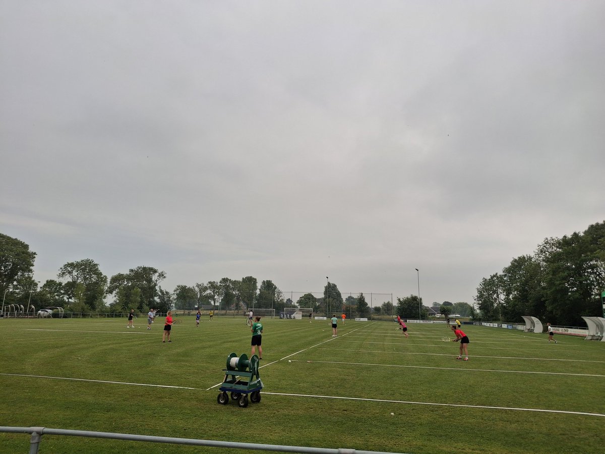 4 velden vol tijdens het oefenen voor de WK.