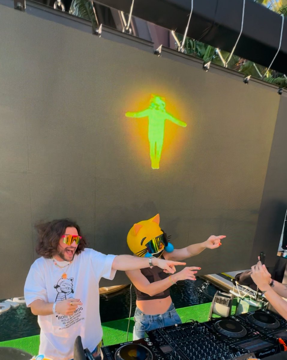 <a href="/blond_ish/">BLONDISH</a> MOG IT 🫵😹