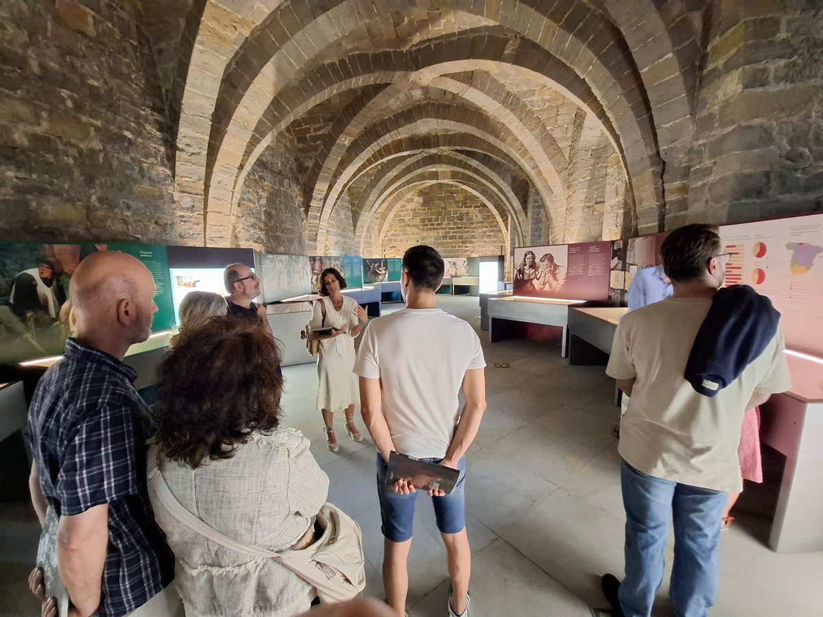 SEHNavarra's tweet image. Muchas gracias a todos los que nos habéis acompañado en la visita de hoy a la exposición «Insultos de otro tiempo. Navarra, siglos XVI y XVII» con Jesús Mari Usunáriz y Cristina Tabernero, de @fylunav.