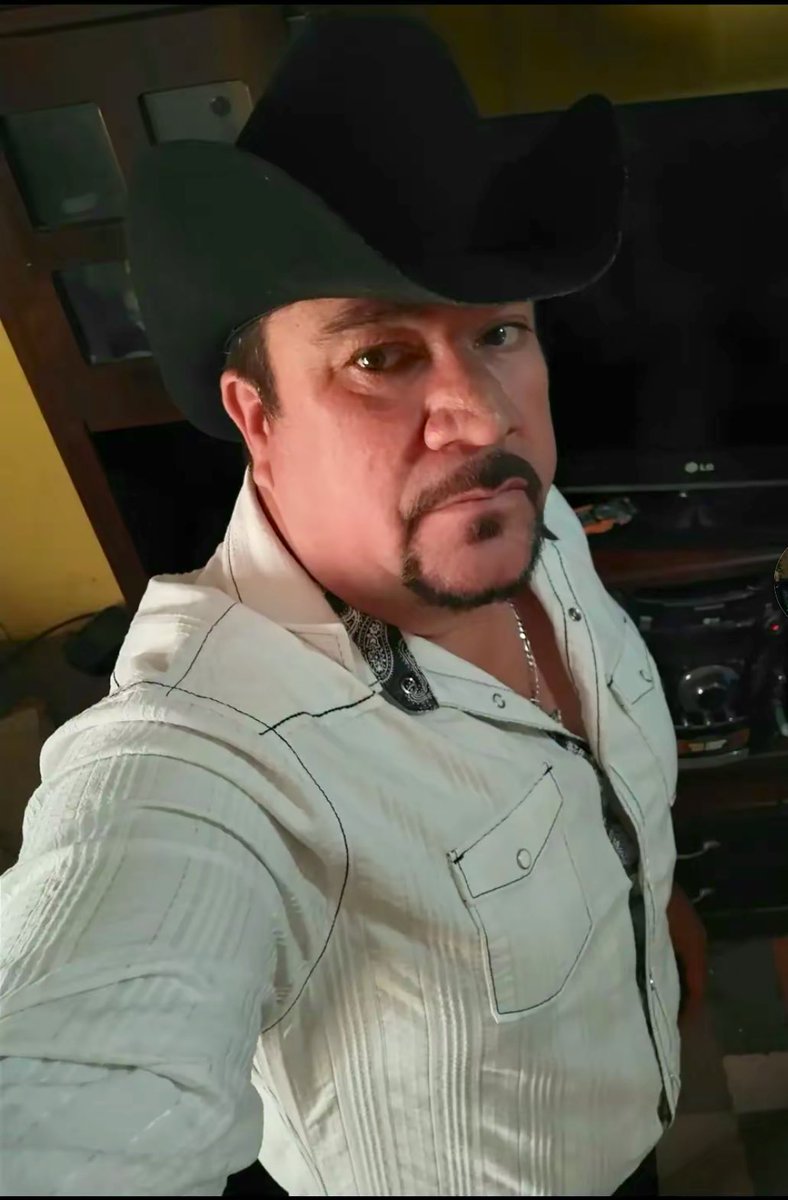 Buenos Días! El es José alguien más sabe de él. 💥🔥