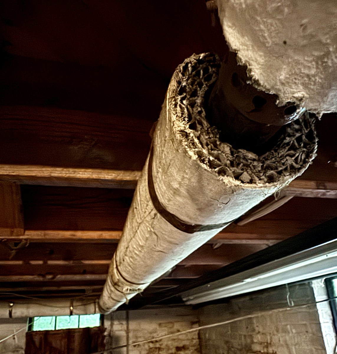 Remodeling an older home? Beware of asbestos pipe insulation.

Many homes built before the 1980s used asbestos to insulate water pipes. Disturbing it during a remodel can release dangerous fibers into the air. Always test before you touch.
#AsbestosAwareness #HomeRemodel