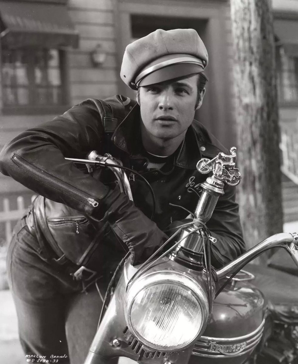 brandobook's tweet image. 