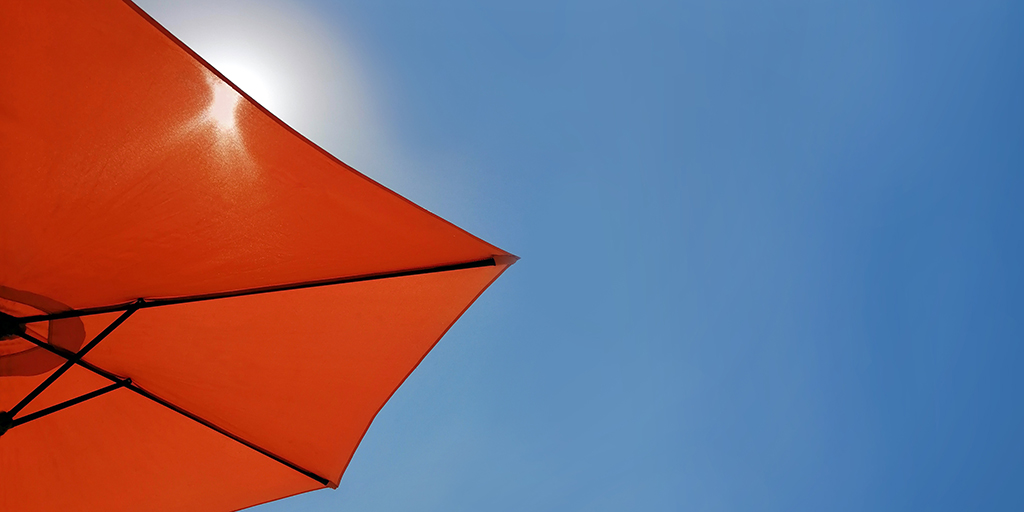 CancerTodayMag's tweet photo. Sunscreen is important, but it is just one tool in a strategy to protect skin from UV rays and prevent skin cancer. Learn more in this story from the Cancer Today archives. https://t.co/uHskqnKFGe https://t.co/5xwM34LLAH
