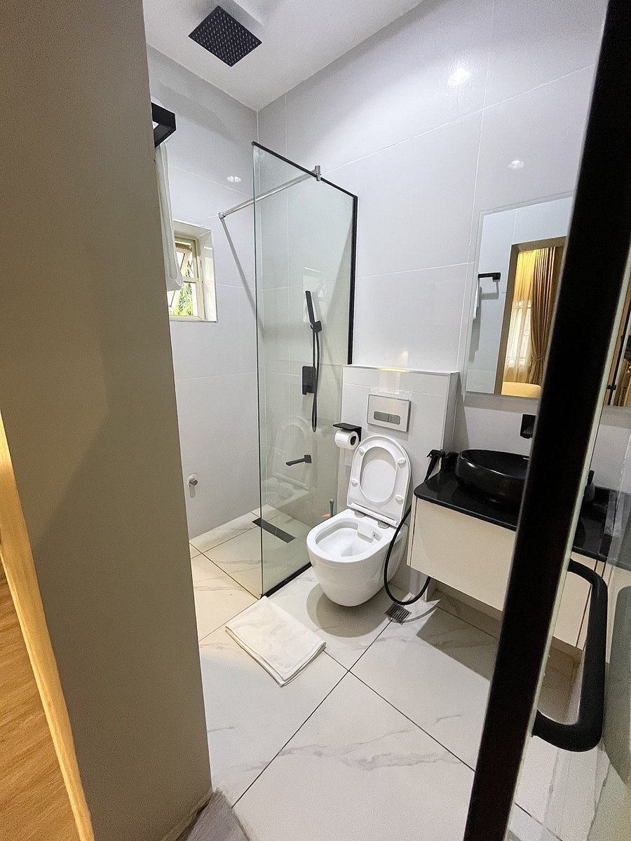 Sage Apartments, Maitama.

2 bedroom: Now available from today.

#shortletaparty #strapps