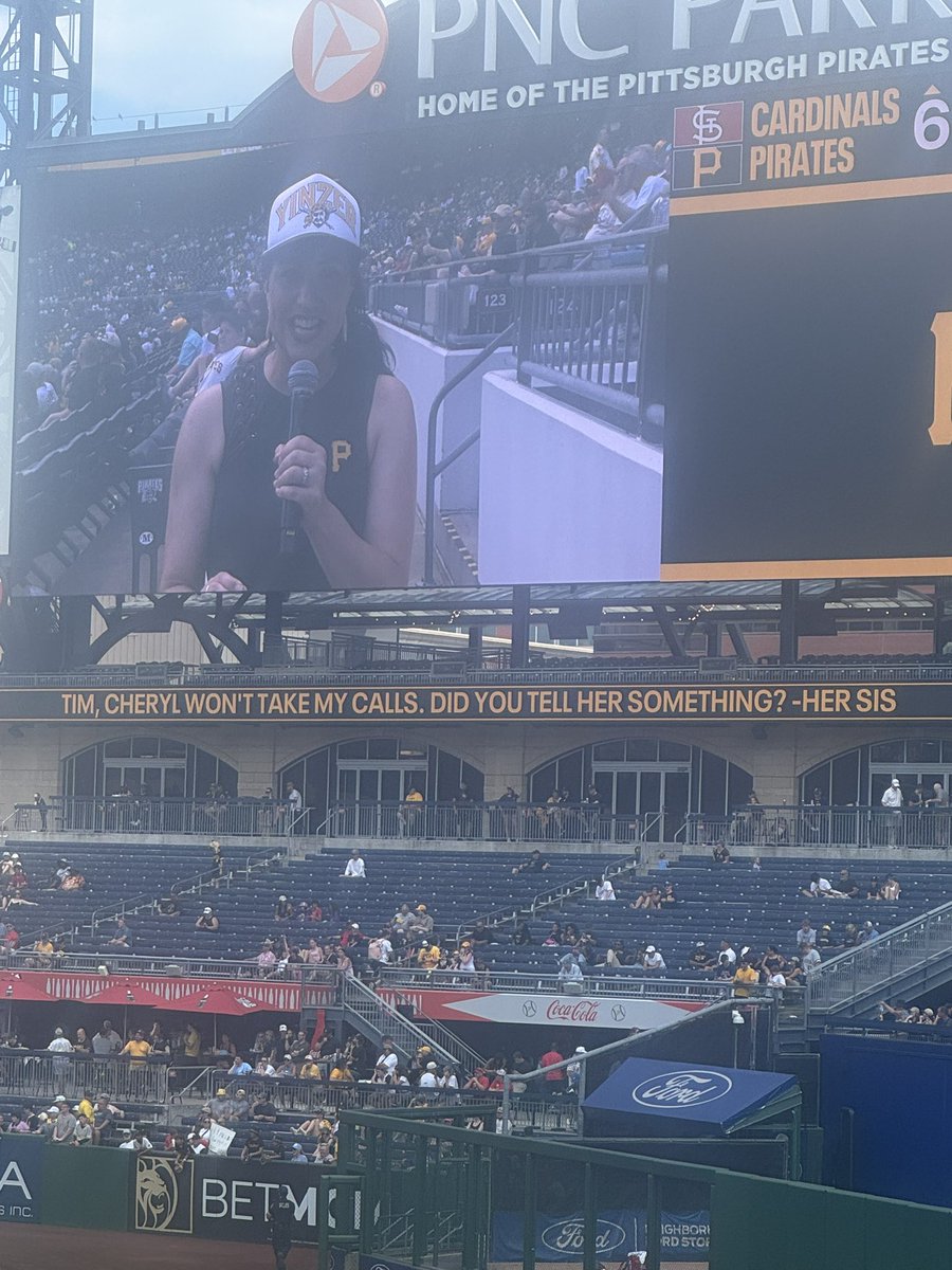 meg 🙃 tweet media