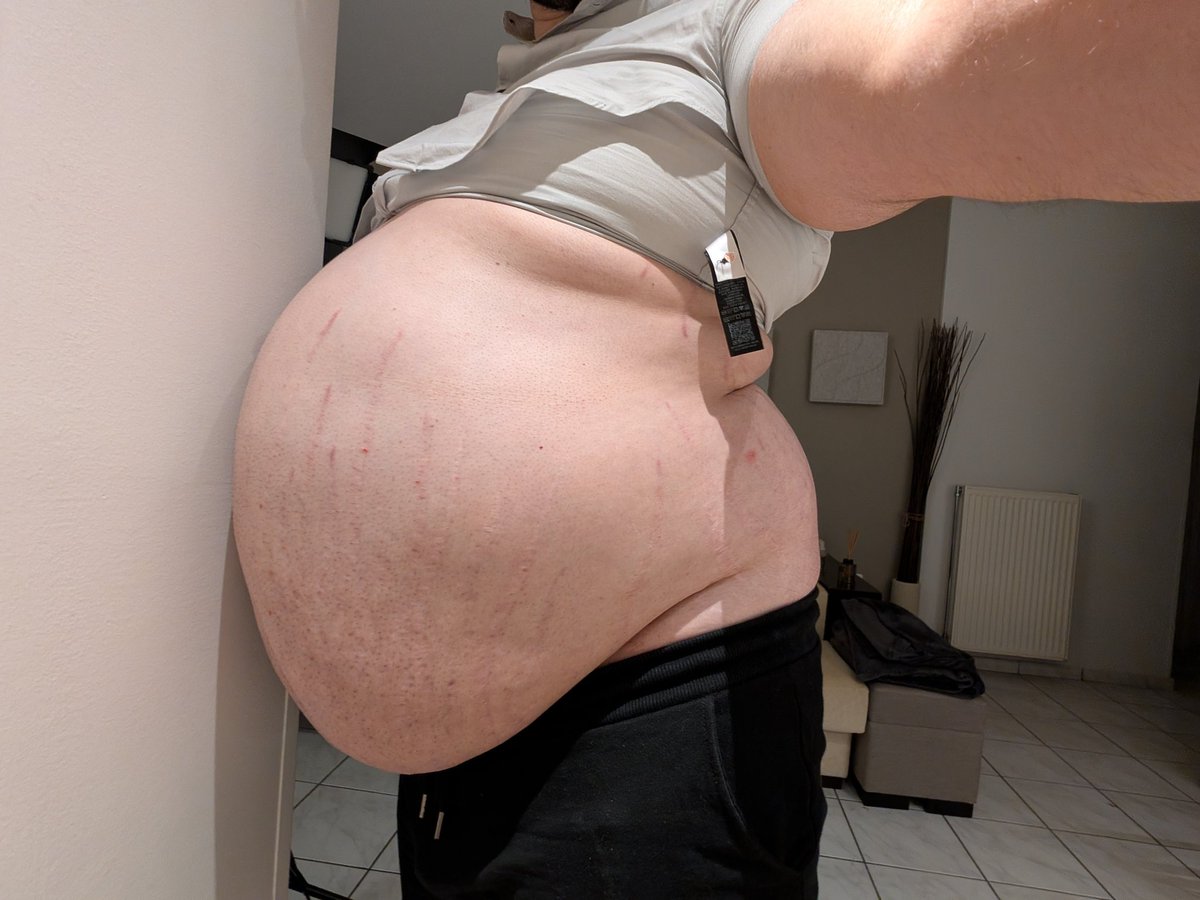 thedrewcent's tweet photo. Did you know McDonald's and gainer shakes keep bloating you up after you had them? Me neither 🙈🐷 https://t.co/Ry4sUltdxZ