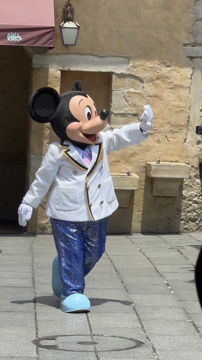disney_coca's tweet photo. アランメンケン ブロードウェイヒッツ行ってきた😭🩷
アランメンケンという幻の存在を生の目で観ることが出来たこと👀 👀ほんとに凄いことだよねー！
自分で作った曲達をピアノ弾いて歌って楽しそうにしてとってもよかった！あんな綺麗なメロディが作れるなんてほんとに凄いね😭 https://t.co/1TMQqK3ulO