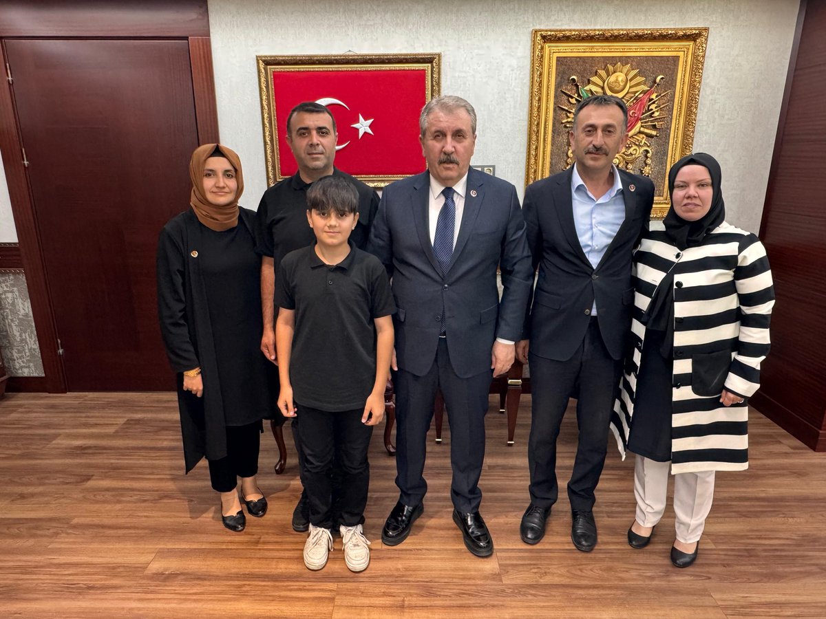 BBP_TOKAT's tweet photo. BBP Tokat İl Bşk Sn. Mustafa Omalar, İl Bşk. Yrd. Sn. Osman Yakar'la birlikte Genel Merkezimizde haftalık basın toplantısına katıldılar. 
Sn. Genel Başkanımız Mustafa DESTİCİ 'yi makamında ziyaret ederek Tokat'a ve gündeme dair konuları istişare yaptılar
#MustafaDestici
#BBPTOKAT https://t.co/jqurFDdq3m