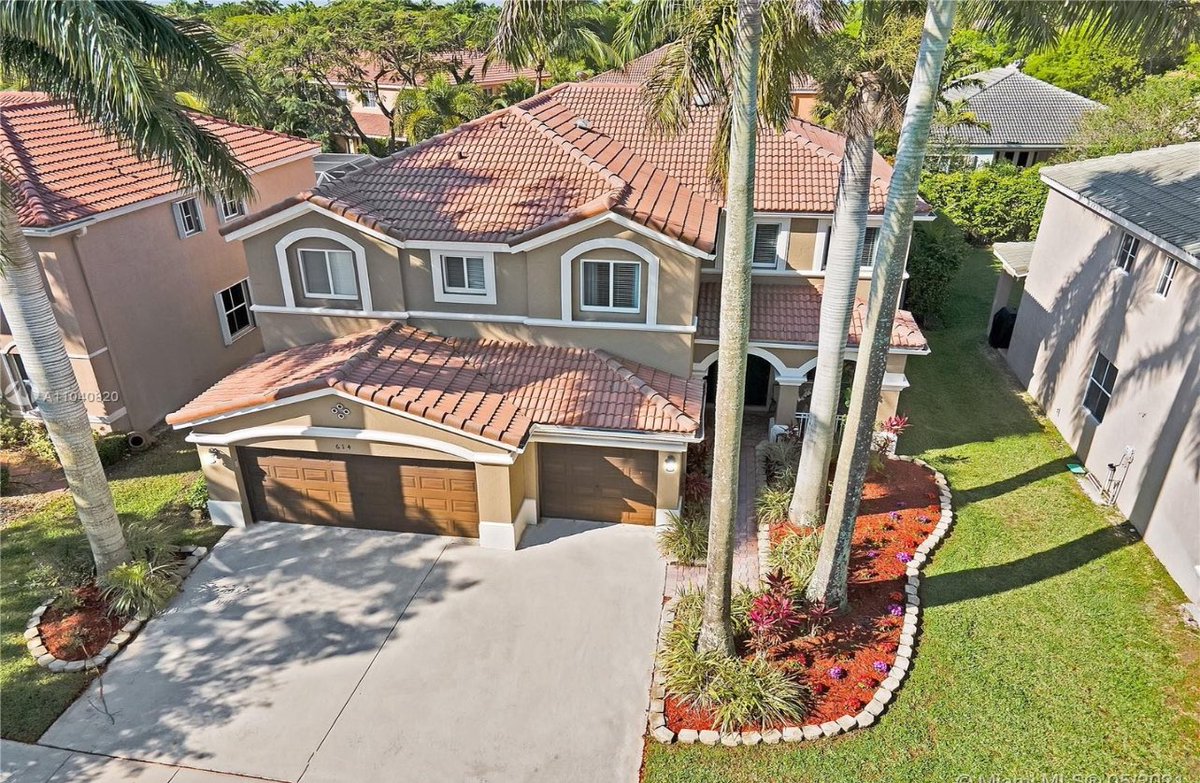 YeseniaAraujo30's tweet photo. Milton Morrison, diga de dónde obtuvo los recursos de esta casa en Miami https://t.co/3MLbs0WgN2