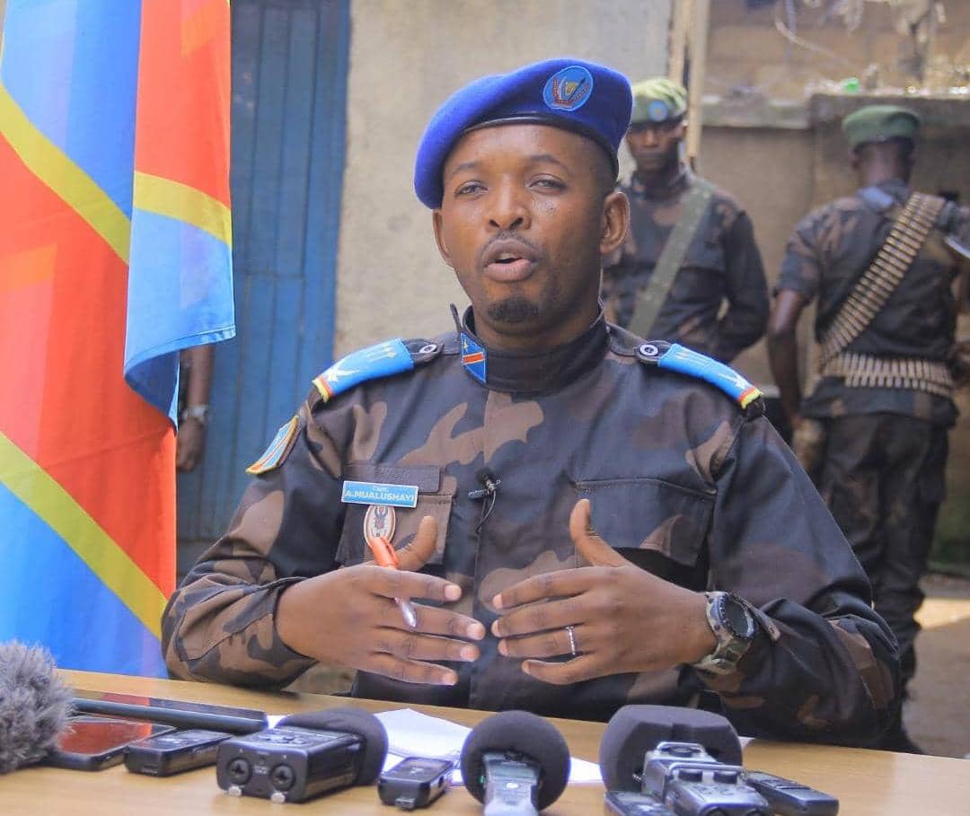 mediacongo's tweet photo. #Kinshasa: @FARDC_officiel rassure la population de #Mbakana et des environs que "toutes les dispositions sécuritaires sont prises pour garantir leur protection et préserver la stabilité dans la région" après le passage nocturne d’environ 40 éléments armés de #Mobondo aux abords du village #Mbwataba, dans lq commune urbano-rurale de #Maluku