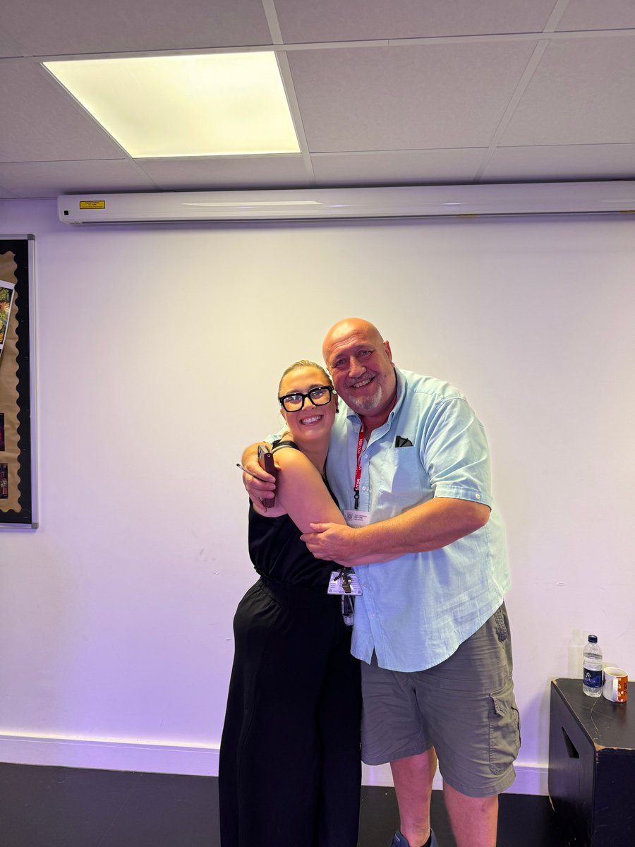 Mrs C 👸🏼 Adran Drama 🎭 (@penydredrama) on Twitter photo What a day for our Year 10 <a href="/1Penydre/">Pen y Dre High School</a> who got to meet the lovely <a href="/SteveSpeirs4/">Steve Speirs</a> and have a ‘LUSH’ Q&A with him this morning!
We were all absolutely thrilled and grateful to have him with us, thank you so much for being so lovely and inspirational- it meant a lot to us all! 🤩 What a day for our Year 10 <a href="/1Penydre/">Pen y Dre High School</a> who got to meet the lovely <a href="/SteveSpeirs4/">Steve Speirs</a> and have a ‘LUSH’ Q&A with him this morning!
We were all absolutely thrilled and grateful to have him with us, thank you so much for being so lovely and inspirational- it meant a lot to us all! 🤩