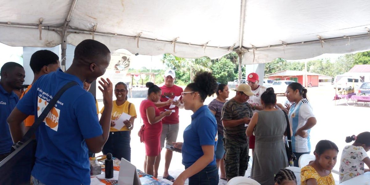 UNFPA 🇸🇷 &amp; YAG joined the Matta Village Fair 🍍 to engage Indigenous communities part of the ASTA project — boosting the pineapple value chain 🌱. We shared info on SRHR, GBV &amp; the ASTA App supporting year-round production &amp; financial inclusion! 💬📱 #PineapplePower #ASTAProject