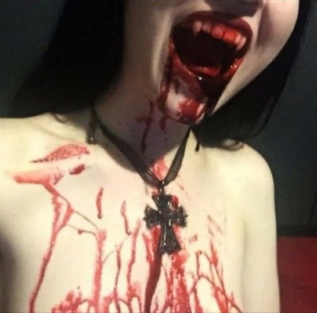 🩸🧛🏻‍♀️