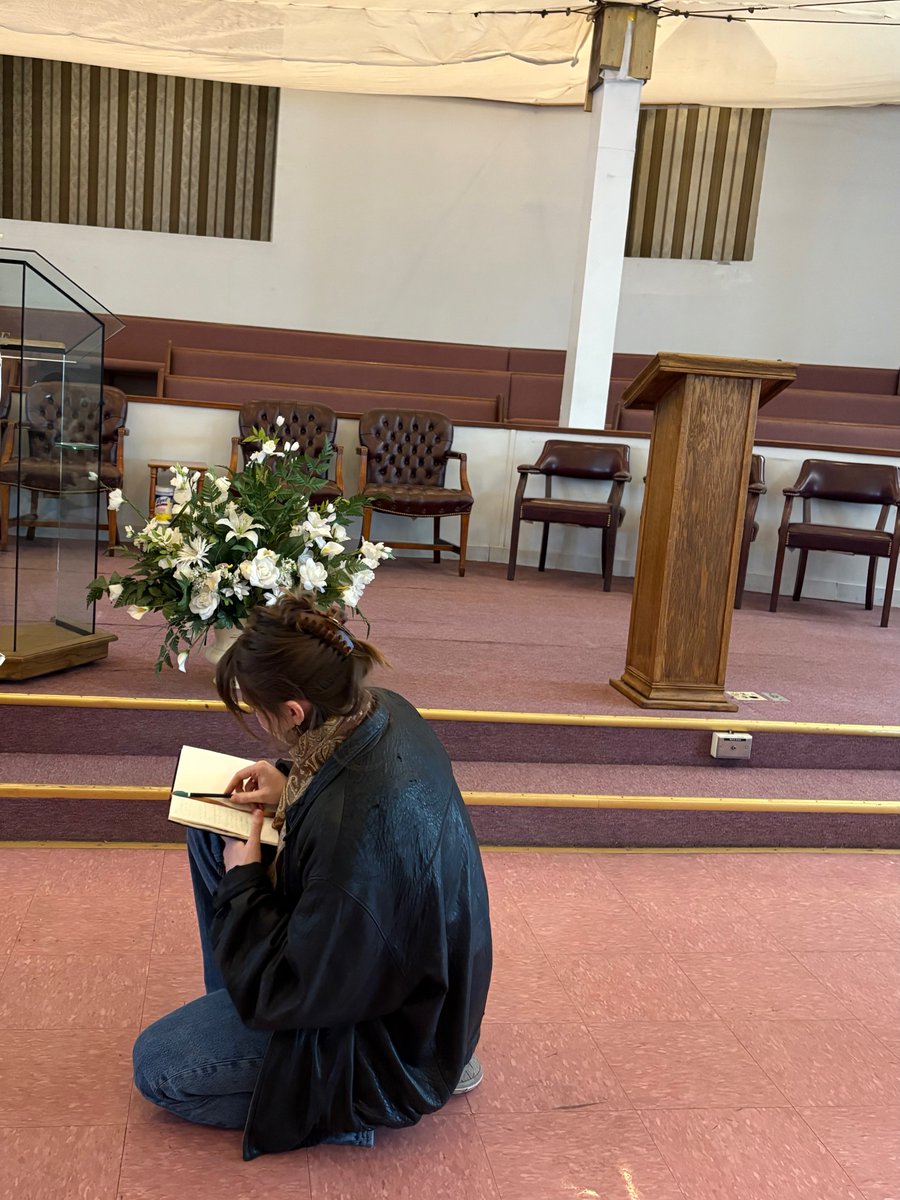 This quarter, Div School students explored the religious landscape of #Chicago in "Sacred Geographies." The class visited the Chicago History Museum, Roberts Temple Church of God in Christ, and Oak Woods Cemetery to reflect on how spaces are made "sacred."