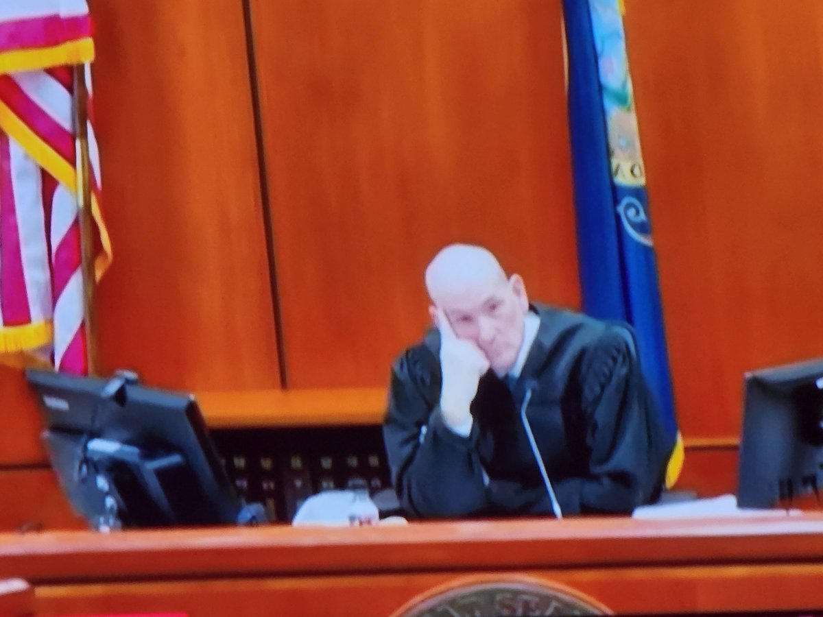 shauntel01's tweet photo. A very bored judge 😒 hearing the the mass murder of 4 people #kohberger #IdahoStudents #Idaho #KayleeGoncalves #IdahoCase https://t.co/76eIfofRD9
