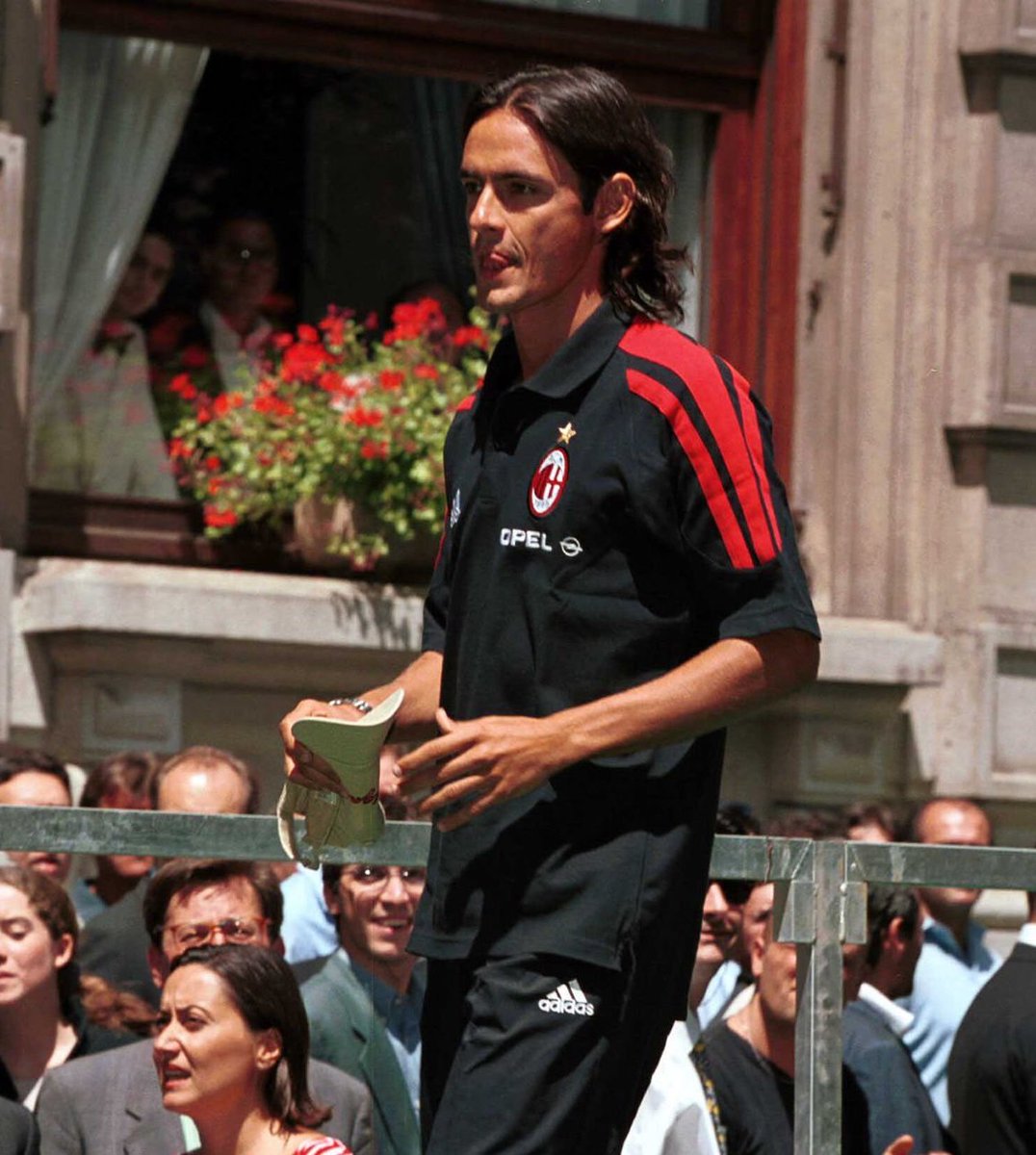 acmilandata's tweet image. 📅 On this day in 2001...
✍️ #ACMilan officially completed the signing of Pippo Inzaghi from Juventus for a transfer fee of €36.1m ❤️🖤